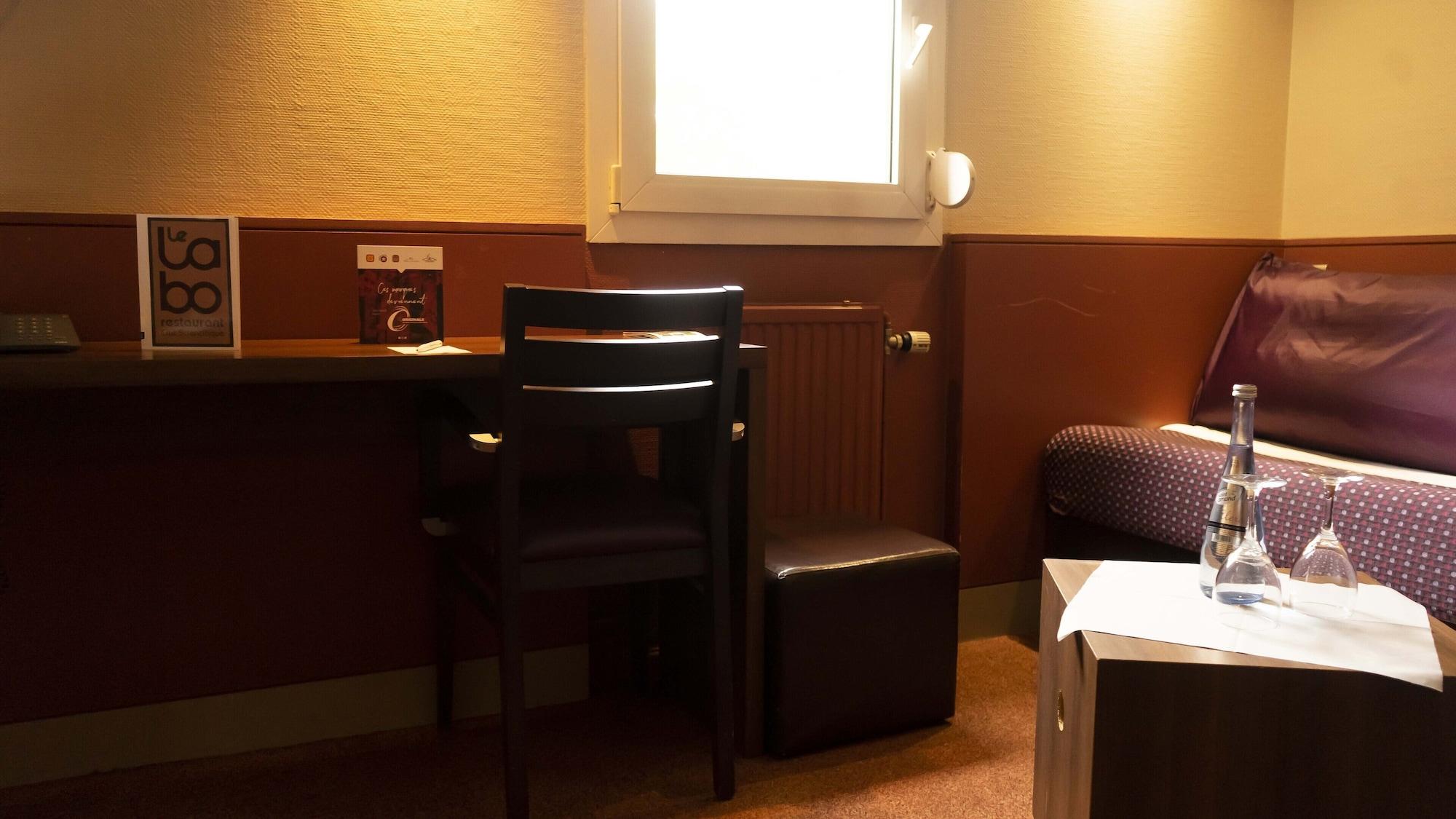 The Originals City, Hotel Ascotel, Lille Est Grand Stade วีเนิฟดัสก์ ภายนอก รูปภาพ